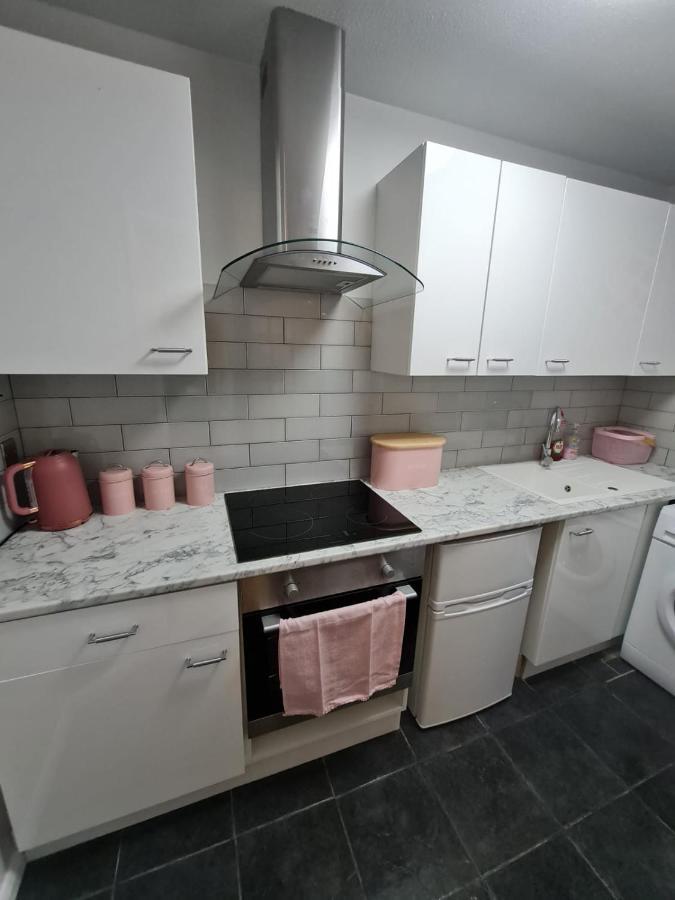 Lovely 2 Bedroom Flat In Nice Inversness Area. 因弗内斯 外观 照片